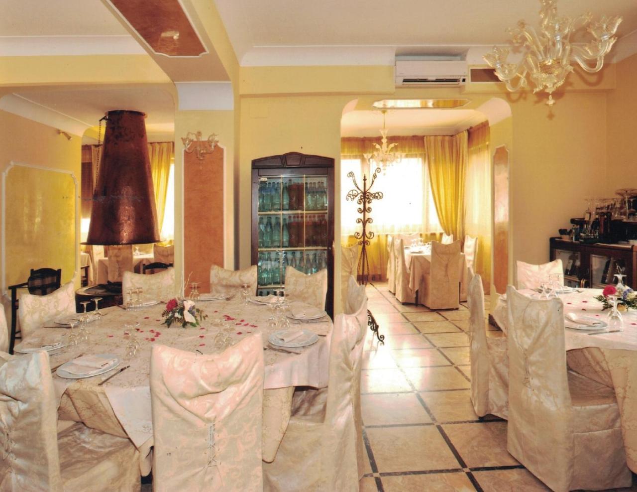 Albergo La Perla Civitella Roveto Luaran gambar