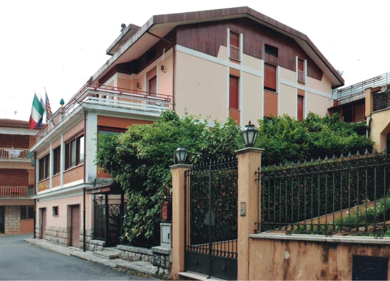 Albergo La Perla Civitella Roveto Luaran gambar